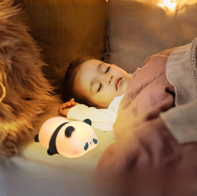 bébé-veilleuse-panda-aplat-sommeil-profond