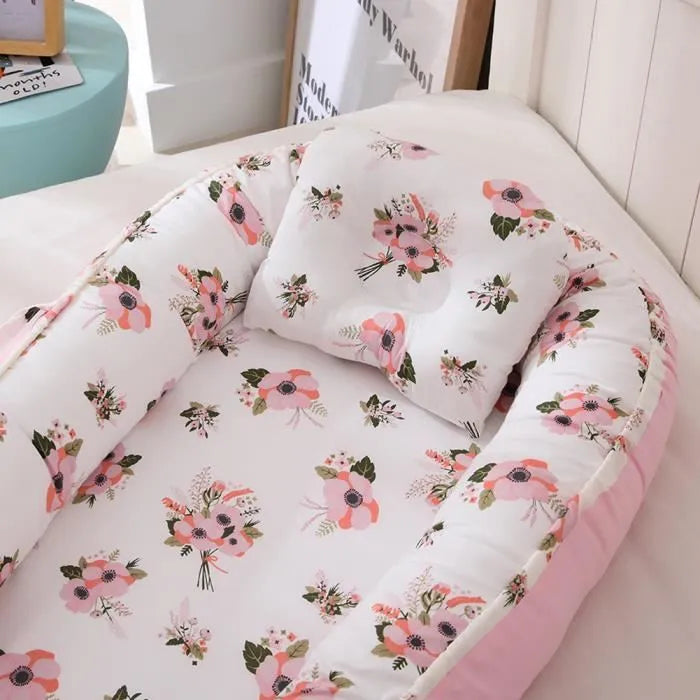 cocon-bebe-fleur-rose-confortable-colorer