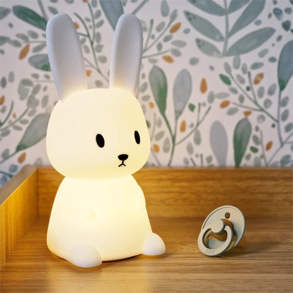 veilleuse-pour-bébé-lapin-assis-design-unique