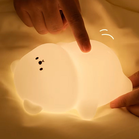 bébé-veilleuse-ours-couché-agréable-au-touché