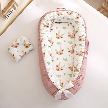 cocon-bébé-cerf-rose-douceur-confortable