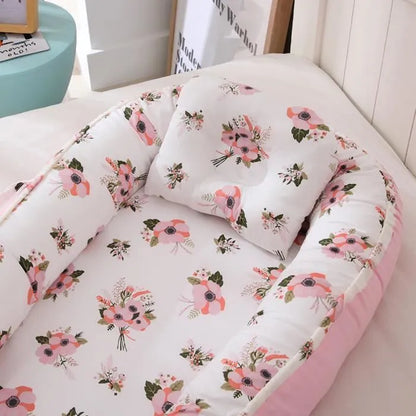 cocon-bebe-fleur-rose-confortable-colorer