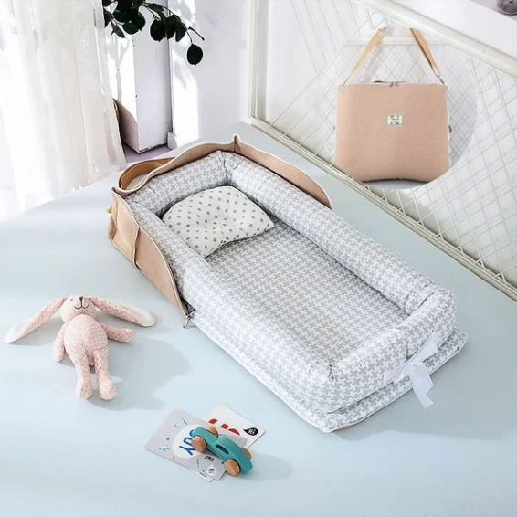 Cocon Bébé | NidVoyageur | Gris Chevron - Beige Foncé