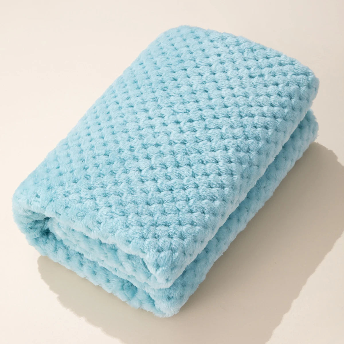 couette-pour-bébé-velours-corail-bleu-claire