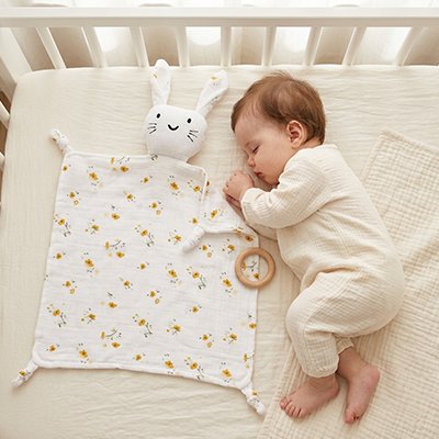 Doudou lapin fleur douillet et sécuritaire pour bébé