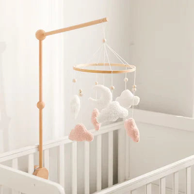 mobile-pour-bébé-nuages-stimulant-sensoriel