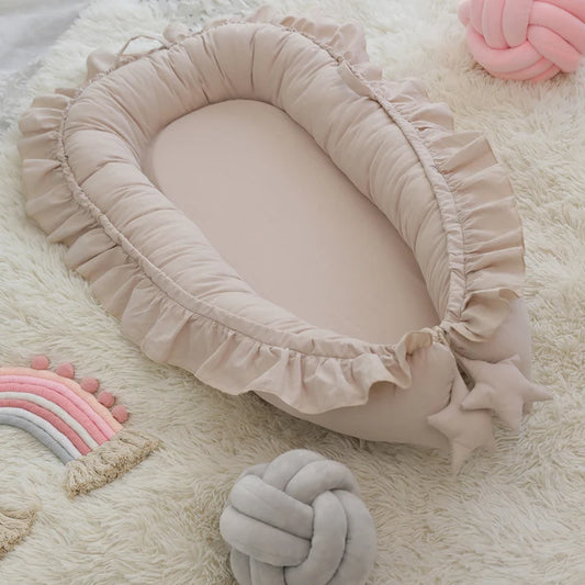 réducteur-de-lit-bébé-beige-rassurant-sécuritaire