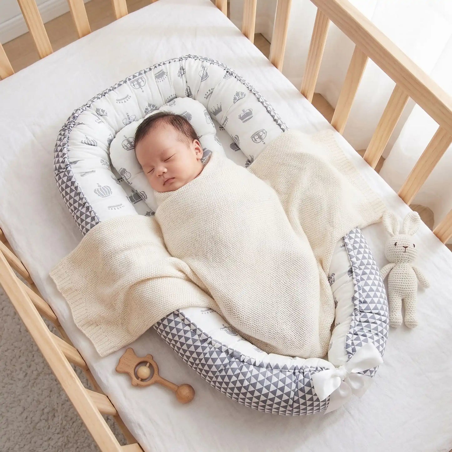 réducteur-de-lit-bébé-nidportablebebe-couronne-doux-sécuritaire
