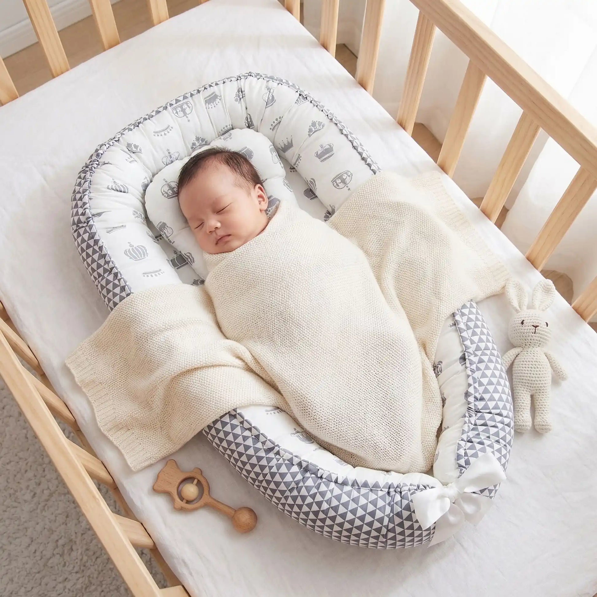 réducteur-de-lit-bébé-nidportablebebe-couronne-doux-sécuritaire
