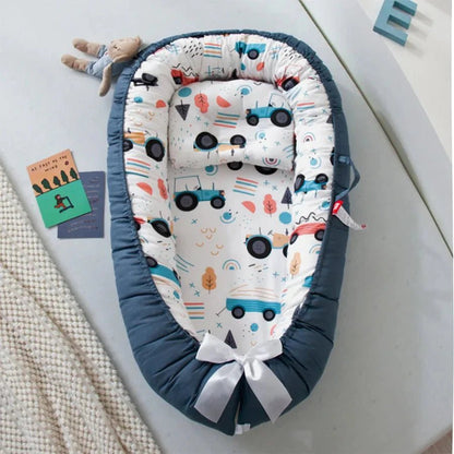 reducteur-de-lit-bebe-nidportablebebe-voiture-bleue
