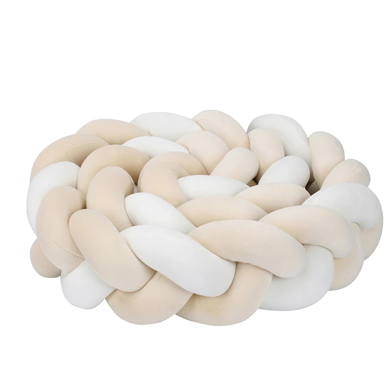 tour-de-lit-tressé-beige-blanc-confortable-sécuritaire