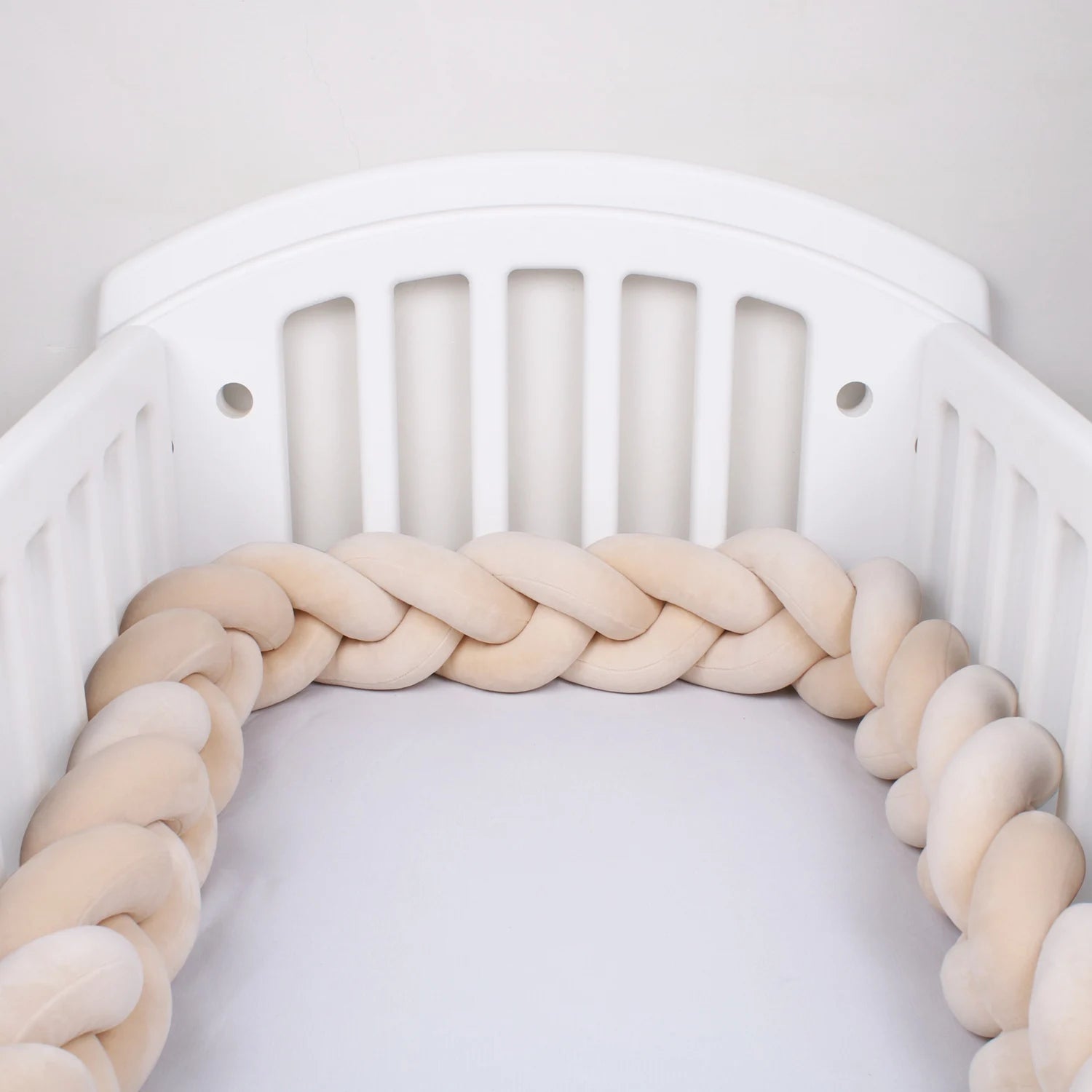 tour-de-lit-tressé-beige-design-unique