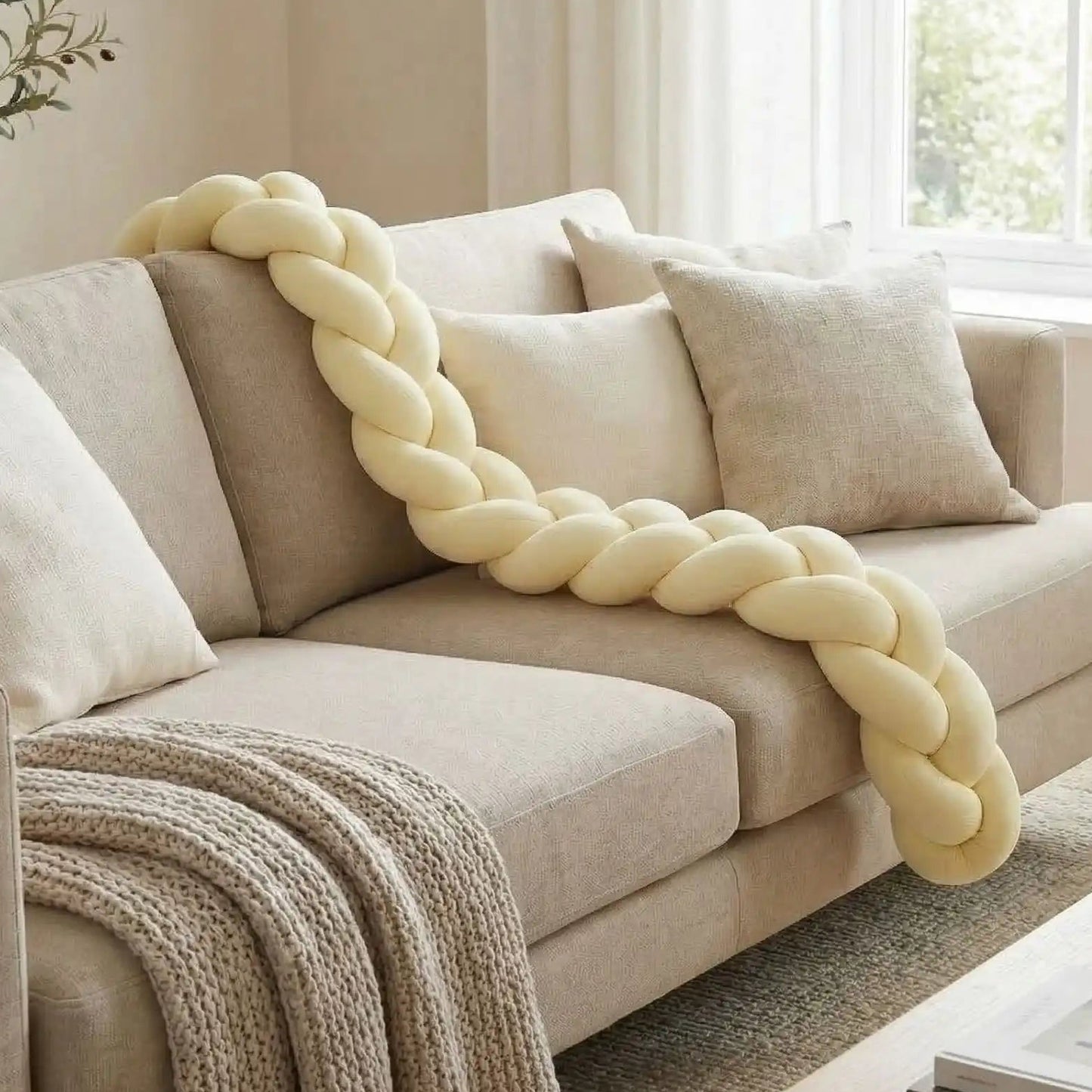 tresse-de-lit-bébé-jaune-pale-Design-tressé-unique