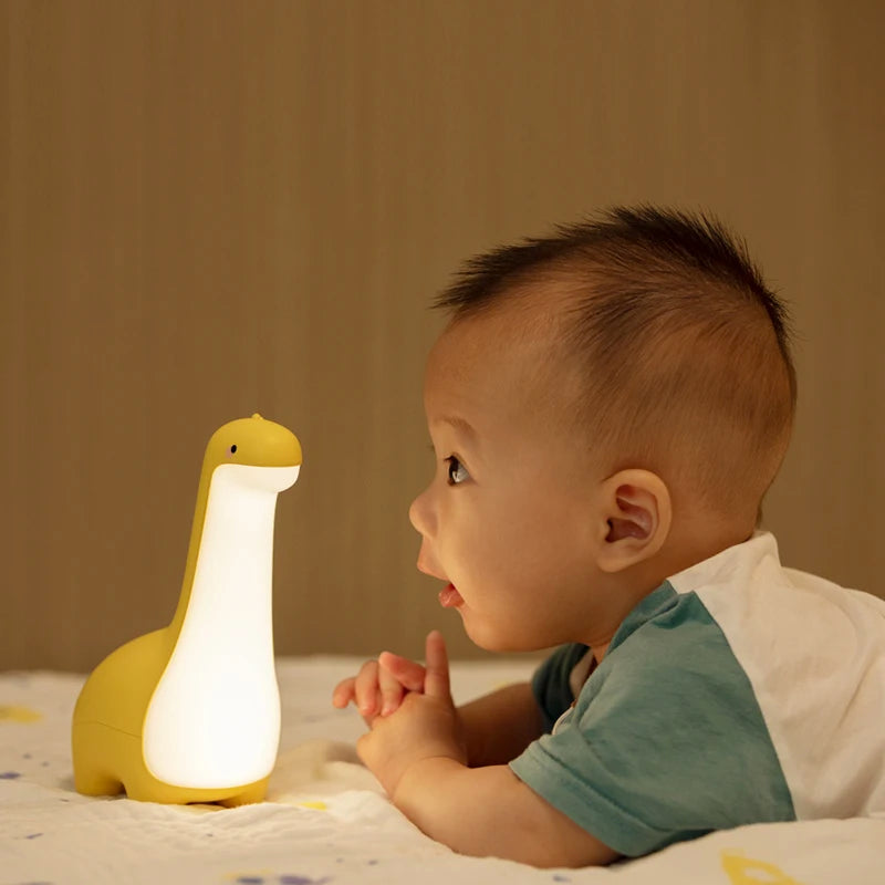 veilleuse-bébé-dinosaure-jaune-stimule-le-bébé